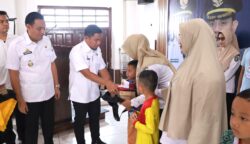 seragam sekolah gratis