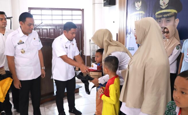 seragam sekolah gratis