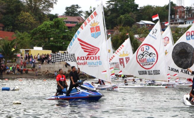 parade perahu layar